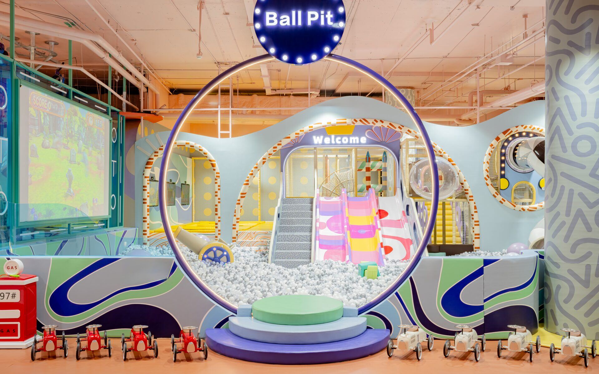 OTO Play Park Giant Ball Pit Portal